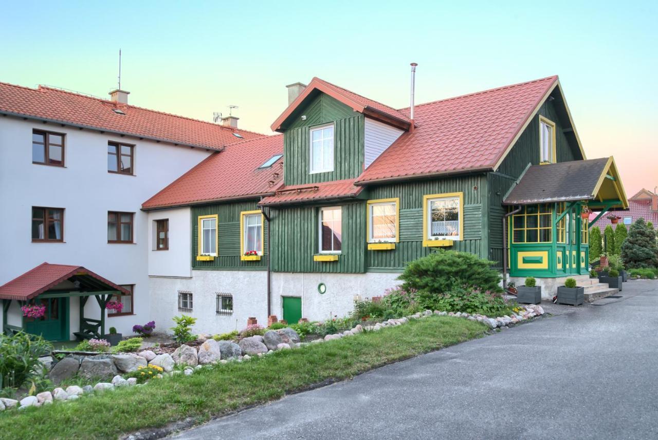 Gosciniec Zielony Domek มรุงโกโว ภายนอก รูปภาพ